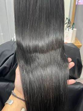 ビースト ナガウラ(BEEST) バックスタイル リアルヘア 透け感カラー 赤みなし グレージュ