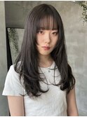オリーブベージュ、ぱっつん前髪、ロングレイヤー