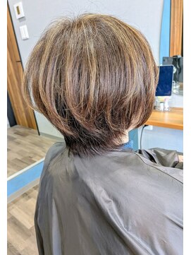 ルオム(LUOMU) デザイン重視♪ショートヘア【脱白髪染めハイライト】[みどりの]