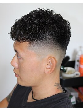 ウエストバーバーショップ(WEST BARBER SHOP) クロップパーマスタイル