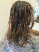 ウイバイファースト(u'i by first) オリーブグレージュカラースタイル