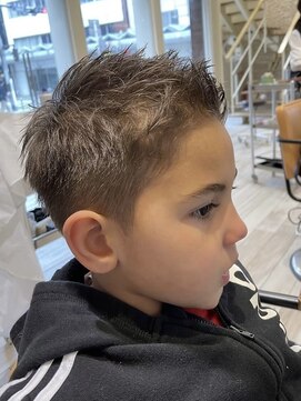 クラップス 横須賀中央店(CLAPS) 横須賀キッズカットメンズカットツーブロックフェードカット眉毛