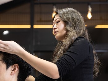 グリッター(GLITTER)の写真/眉の形で印象は大幅に変わる。デキる男を演出する大人の男の身だしなみで、清潔感と男らしさをUPします。