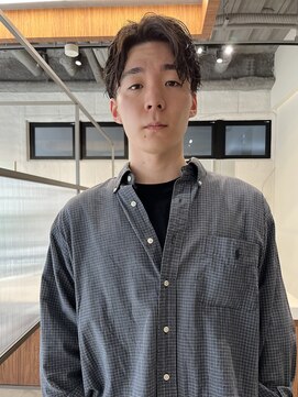 リック(LIC) センターパートパーマ