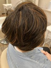 ファーストグレイに！立体感で周りと差がつく「白髪ぼかしハイライト」