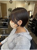 ハンサムショートレイヤーカットミルクティーベージュハイトーン