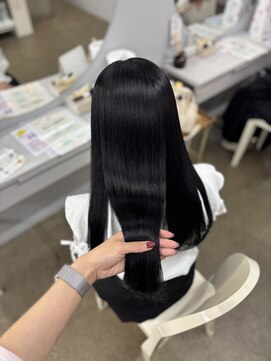 リラクオーレ 三宮 元町(LIRA CUORE) 艶々ブラック×酸性縮毛矯正