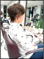 メタ(META)&nbsp;ショートボブのフアクシャスタイル