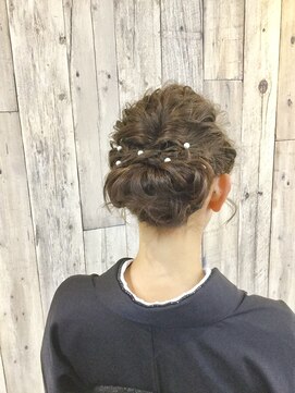 ヘアースペース ムーン(Hair Space MOON) 着物の着付とヘアセット、式に間に合うように早朝や店休日でも可