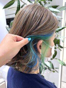 ステア ケース(stair case) 白髪ぼかしハイライト×インナーカラー 40代50代60代