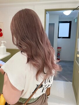 エミィ(emme) 【emme×石崎】フェミニンふんわりカール艶髪ピンクアッシュ