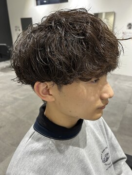 ヒュイル バイ ニアウ(Hwyl by Niau) メンズマッシュツーブロックシャドウパーマニュアンスパーマ眉毛