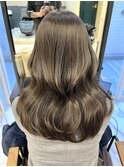 オリーブベージュ透明感カラーロングくびれ巻き 渋谷表参道