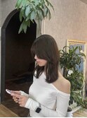 オリーブベージュ