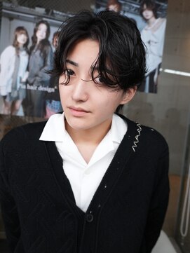 ピア ヤクイン(Pia Yakuin) ニュアンスパーマ/センターパート