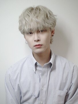 メンズサロン EIGHT MEN 北千住店【エイト】 White×blond