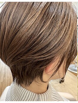 hair art WISH【ヘアアートウィッシュ】の写真/豊富な経験と高いカット技術！大人女性特有のお悩みを解決し、毎日扱いやすいスタイルに◎ [新長田徒歩3分]