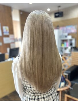 ヘアーメイク ダンス(hair make DANCE) 透明感ベージュのブリーチカラー