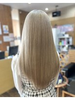 ヘアーメイク ダンス(hair make DANCE) 透明感ベージュのブリーチカラー