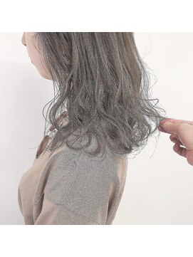 ガーランドウメダ(Garland umeda) リラックスウェーブ＿ミディアム＿000799