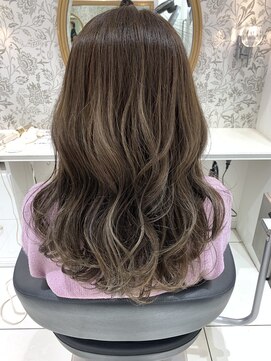 アッシュ 石神井公園店(Ash) 外国人風カラーにルーズカール