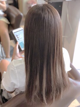 トゥエンティーフォー 泉大津店(24) サラサラロングは次世代エクステで叶えませんか？