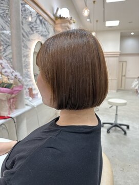 エル バイ ロンド 関(elle by Lond) [elle by lond]栗原　瑠世　ふんわり内巻きボブ