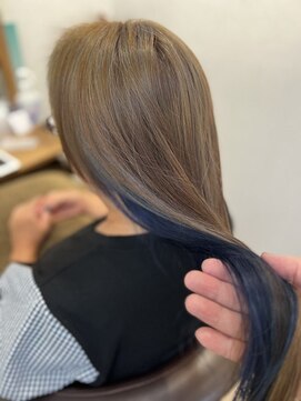 アリアバイエクラート 池袋店(ARiA by ECLART) インナーカラー　ブルー