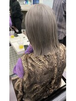 ヴァーディ オモテサンドウ(Vardy omotesando)&nbsp;グレージュ/ケアブリーチ／シルバー