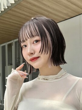ミンクス渋谷スマートサロン(MINX shibuya smart salon) 顔まわりインナー外ハネ切りっぱなしボブデザインカラー