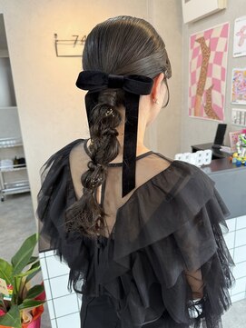 ナジック(749) タイトローポニーアレンジ