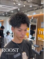 ルースト 原宿店(ROOST)&nbsp;刈り上げセンターパート/波巻きツイストスパイラル/原宿