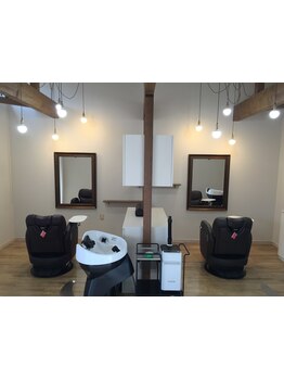 細かなニュアンスも汲み取ってあなたのベストヘアを提案♪居心地の良い空間で贅沢ケアしてみませんか？