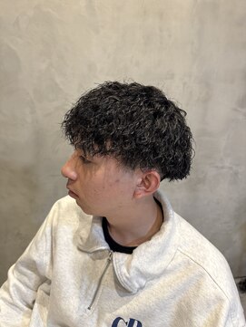 バーバーショップ フォーシーズン(BAR BER SHOP FOURSEASON) ツイストスパイラル/フェード/ハードパーマ