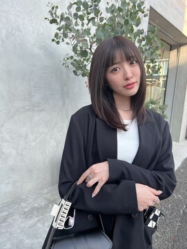 ルイス(L'wis) ミディアムレイヤー、グレージュ、色っぽスタイル20代、30代