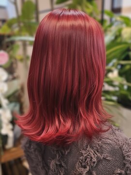 アヴァロンテ アットウィルヘアー(A VOLONTE at will hair) 【高発色】艶めくチェリーレッド×外ハネミディ[成田/冨里]