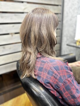 ハイライトありの白髪ぼかしアッシュベージュ