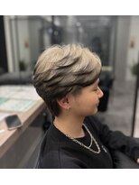 ウノ 伊勢原(UNO)&nbsp;ホワイト×ブラックエンドカラー☆