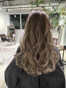 リンドヘアー アンド アイラッシュ(LINDO)の写真/【多摩センター徒歩2分】ダメージレス施術で大人女性を輝かせる!ママ世代も楽しめるカラーが自慢のサロン☆