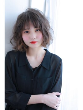 ロレ(lole') イヤリングカラー×ニュアンスボブ