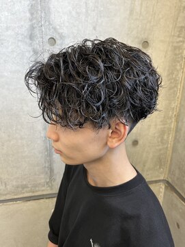 オーシャントーキョー(OCEAN TOKYO) 黒髪波巻きセンターパート/メンズパーマ
