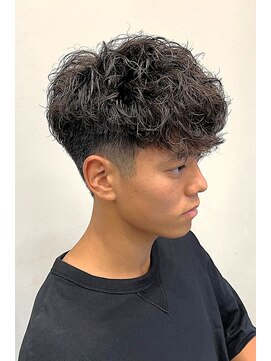 スナッグルサロン(SNUGGLE SALON) スペインカール刈り上げフェードツイストスパイラルパーマ練馬