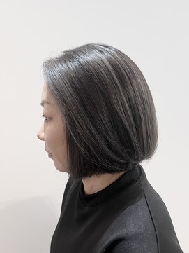 ゼンドットカラスマ(Zen.karasuma) ナチュラル白髪ぼかしハイライト