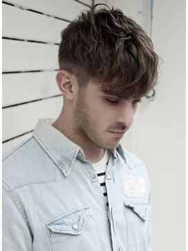 ジジバイワースホワイル(jiji by WORTH WHILE) 刈り上げセンターパートサーフカール波巻きツイストスパイラル