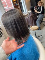 エン(En,)&nbsp;ナチュラルに馴染む大人アンブレラカラー