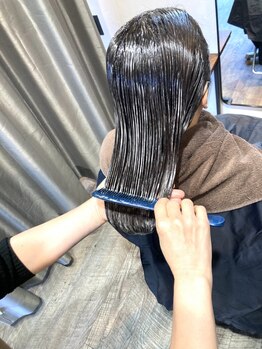 ブリリアンス 太田大泉店(brilliance)の写真/毛先のパサつきにサヨナラしたいなら"厳選ケア"で潤いを補給して、指がスッと通る美髪で毎日を楽しく◎