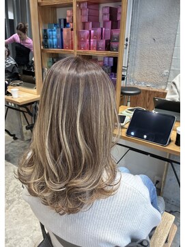 アルトル 池袋2nd(altru) 白髪ぼかしハイライト