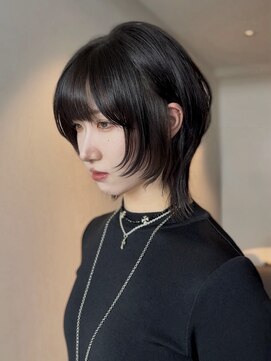 アイヴァン(AIVAN) ショートレイヤー くびれショート ウルフカットi