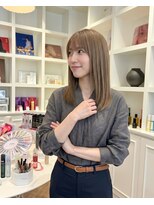 ハーツオオサカ(HE:ARTS OSAKA)&nbsp;ミディアムローレイヤーの韓国ストレートスタイル