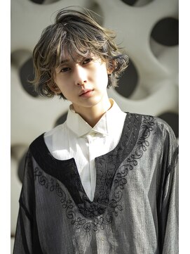 ビビト(bibito) bibito ショートボブ マニッシュ インナーカラー ブリーチ